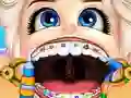 Spel Baby Elsa Wears A Brace aanlyn