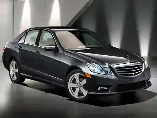 Spel E-Class Sedan Puzz aanlyn