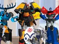 Spel Transformators. Robotte in vermomming: Faksie staar af  aanlyn