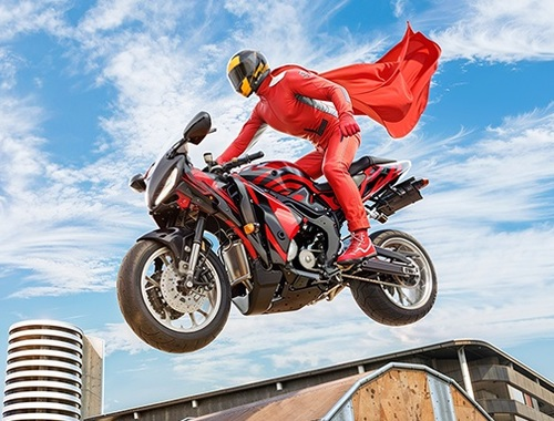 Spel Real Motorbike Super Hero Stunt 3D  aanlyn